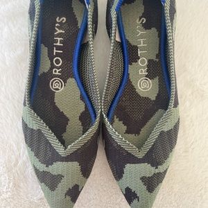 Like NEW Rothys Olive Camo the Point Size 7